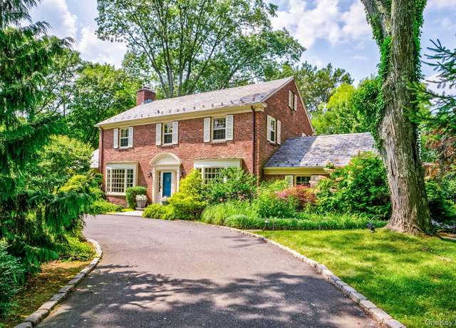 Property at 11 Middle Rd, Sands Point, NY 11050, 4 beds, 3.5 baths