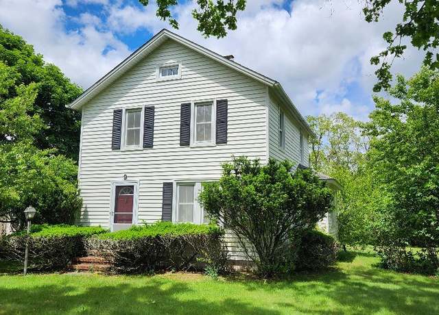 Property at 9 Vail Ave, East Quogue, NY 11942, 3 beds, 1 bath