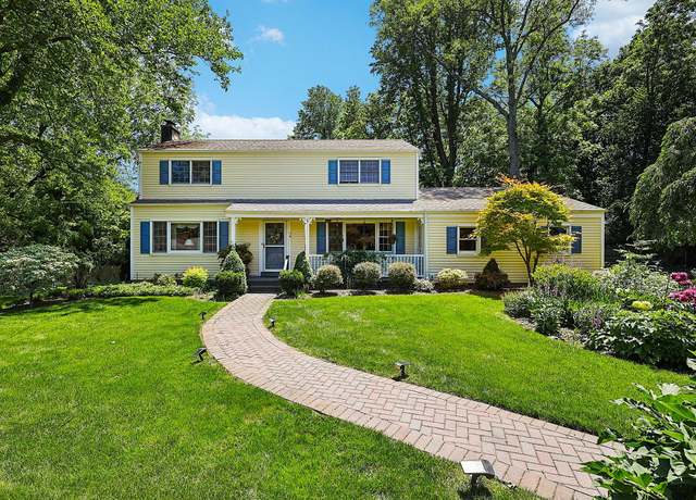 Property at 10 Harned Dr, Centerport, NY 11721, 4 beds, 2.5 baths