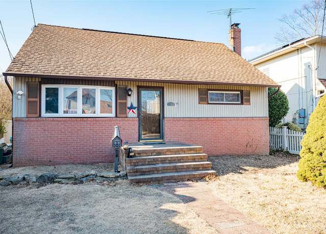 Property at 1586 Maeder Ave, Merrick, NY 11566, 4 beds, 1 bath
