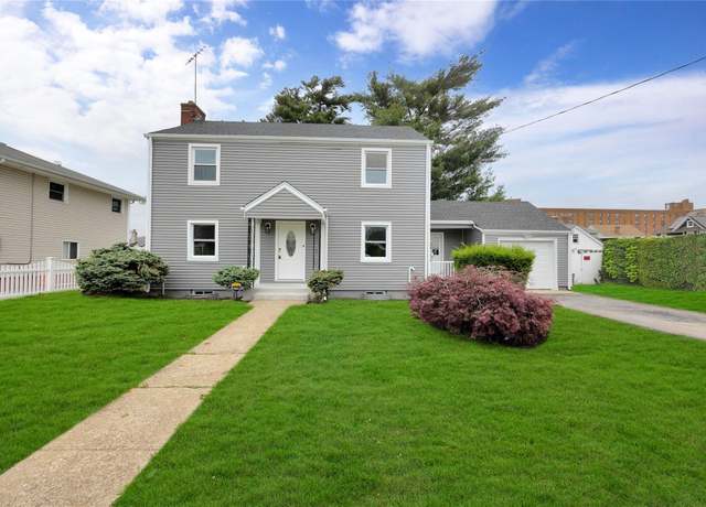 Property at 95 Marvin Ave, Hempstead, NY 11550, 4 beds, 3 baths