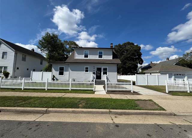 Property at 16 Garfield Pl, Hempstead, NY 11550, 4 beds, 3 baths