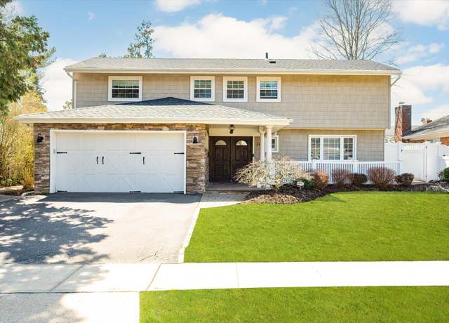 Property at 36 Joyce Rd, Plainview, NY 11803, 4 beds, 3 baths