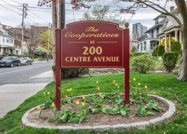 Property at 200 Centre Unit 1C, New Rochelle, NY 10805, 2 beds, 1.5 baths