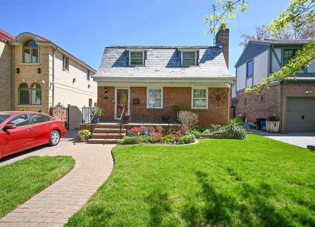 Property at 73-15 190 St, Fresh Meadows, NY 11366, 4 beds, 2.5 baths