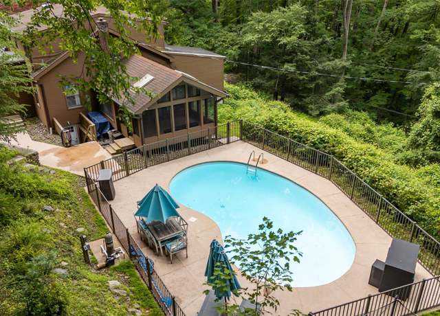 Property at 32 New Hill Rd, Putnam Valley, NY 10579, 4 beds, 3 baths