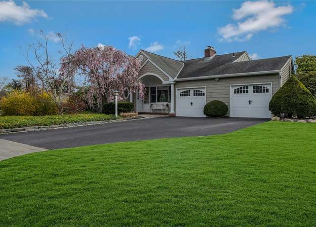 Property at 12 Wendover Rd, Sayville, NY 11782, 3 beds, 2 baths