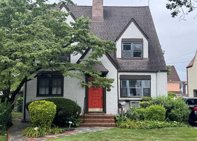 Property at 112-26 176th Street 176th St, Addisleigh Park, NY 11433, 4 beds, 2.5 baths