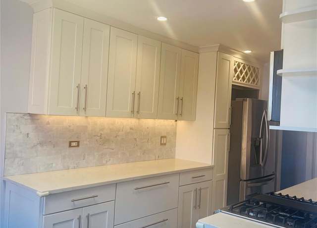 Property at 57-10 Junction Blvd Unit 5C, Elmhurst, NY 11373, 3 beds, 2 baths