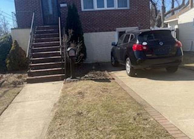 Property at 3250 Messick Ave, Oceanside, NY 11572, 3 beds, 2.5 baths