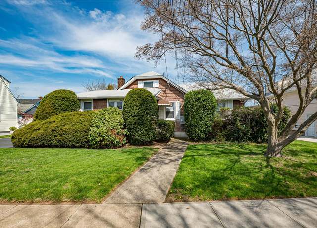 Property at 158 1st St, Hicksville, NY 11801, 5 beds, 2 baths