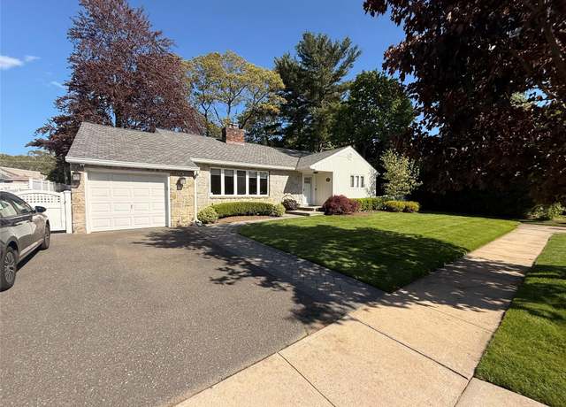 Property at 5 Windham Rd, Rockville Centre, NY 11570, 4 beds, 3 baths