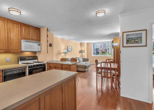 Property at 345 E 93rd St Unit 4D, New York (manhattan), NY 10128, 1 bed, 1 bath