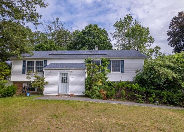 Property at 668 Hawkins Rd E, Coram, NY 11727, 4 beds, 3 baths