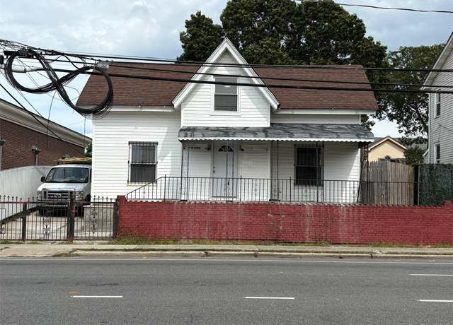 Property at 78 S Franklin St, Hempstead, NY 11550, 4 beds, 2 baths