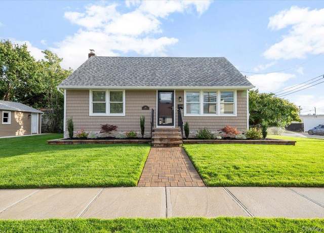Property at 168 Martens Ave, Valley Stream, NY 11580, 4 beds, 2 baths