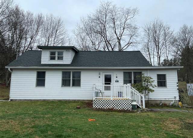Property at 5 Fancher Rd, Warwick, NY 10990, 2 beds, 1 bath