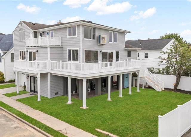 Property at 85 Dalton St, Long Beach, NY 11561, 5 beds, 3.5 baths