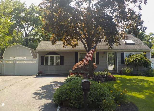 Property at 51 Huron St, Port Jefferson Station, NY 11776, 3 beds, 2 baths