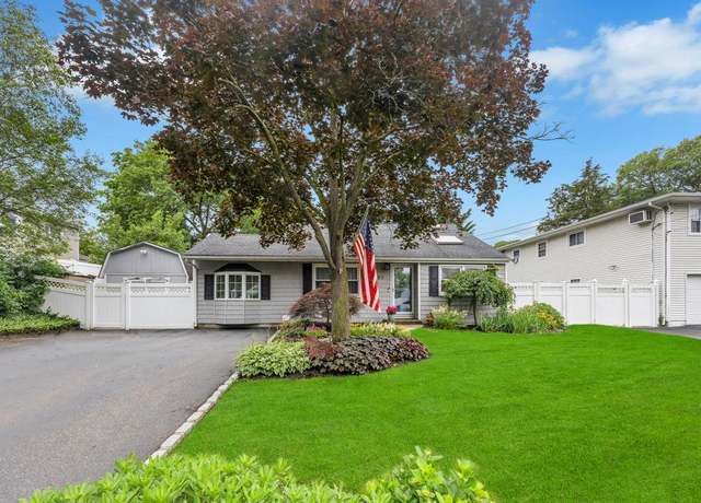 Property at 51 Huron St, Port Jefferson Station, NY 11776, 3 beds, 2 baths