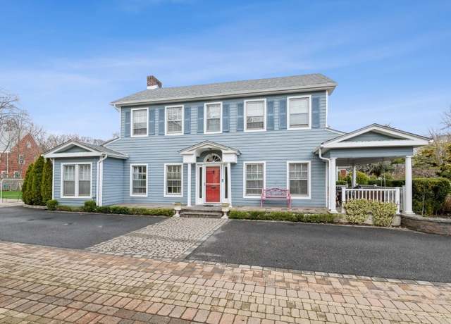 Property at 67 Briarwood Ln, Lawrence, NY 11559, 4 beds, 3.5 baths