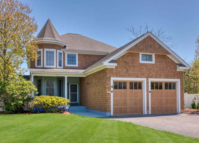 Property at 46 Oak St, Westhampton Beach, NY 11978, 4 beds, 3.5 baths