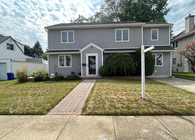 Property at 3068 Xavier Pl, Oceanside, NY 11572, 5 beds, 3 baths