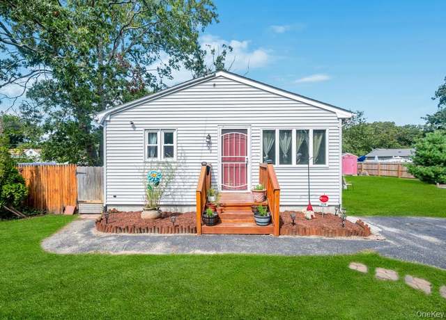 Property at 309 Dogwood Rd W, Mastic Beach, NY 11951, 3 beds, 2 baths