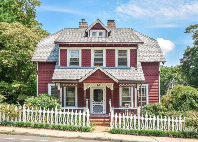 Property at 199 Prospect Ave, Sea Cliff, NY 11579, 4 beds, 2.5 baths