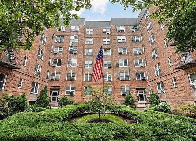 Property at 2553 E 7th St Unit 3G, Brooklyn, NY 11235, 1 bed, 1 bath