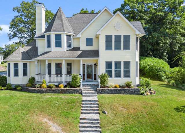Property at 4 Alexander Dr, Brewster, NY 10509, 3 beds, 3.5 baths