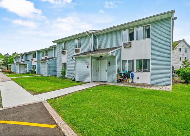 Property at 49 Ruth Ct, Middletown, NY 10940, 2 beds, 1 bath
