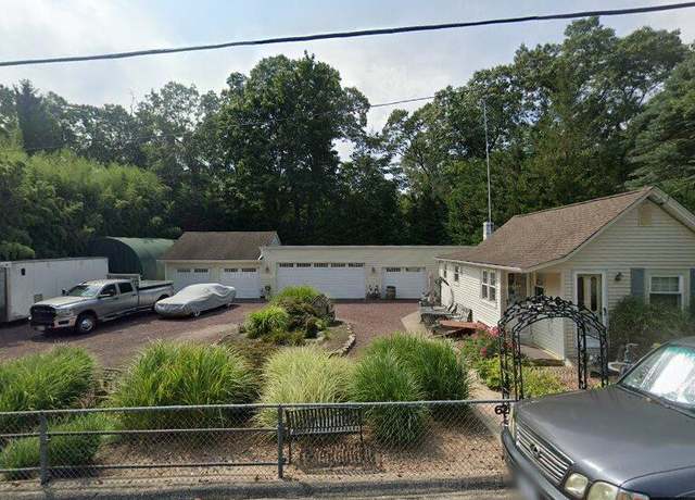 Property at 62 Port Washington Rd, Sound Beach, NY 11789, 2 beds, 1 bath