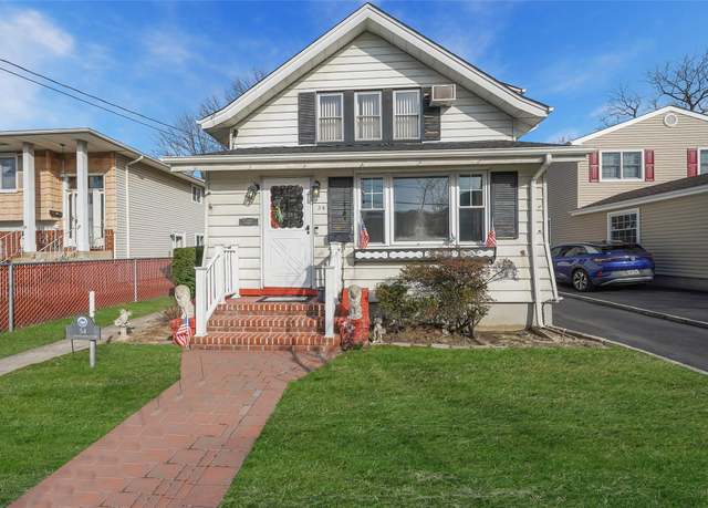 Property at 54 Lakewood Blvd, Lynbrook, NY 11563, 2 beds, 1 bath