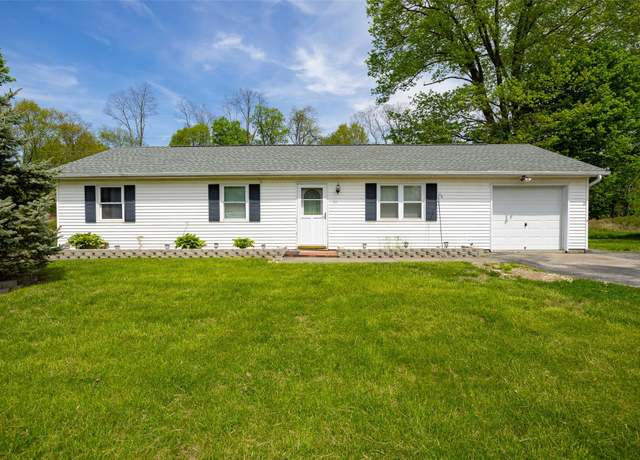 Property at 21 Hawk Ln, Poughkeepsie, NY 12601, 3 beds, 2 baths