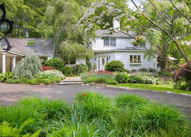 Property at 27 West Ln, Pound Ridge, NY 10576, 4 beds, 3.5 baths