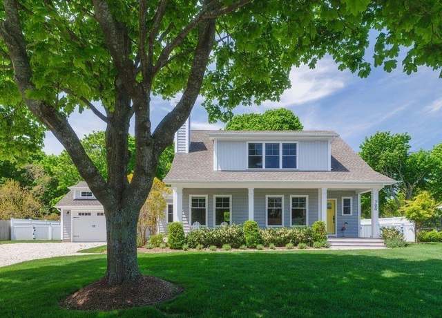 Property at 700 Gin Ln, Southold, NY 11971, 4 beds, 3.5 baths