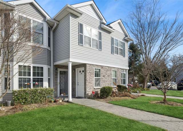 Property at 346 Medea Way, Central Islip, NY 11722, 2 beds, 2 baths
