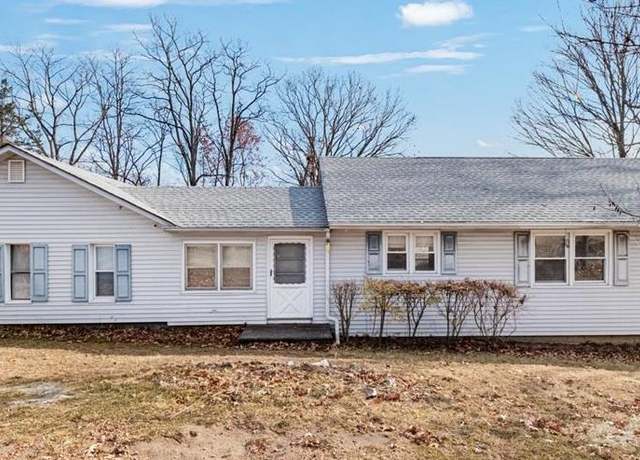 Property at 26 Fenwood Dr, Pawling, NY 12564, 3 beds, 1.5 baths