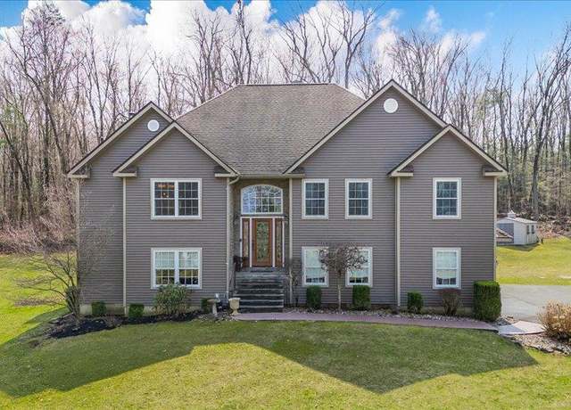 Property at 71 Highland Rd, Ulster Park, NY 12487, 4 beds, 3.5 baths