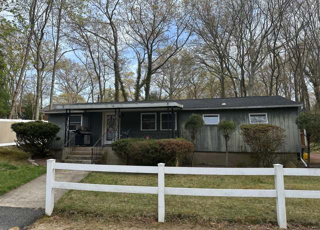 Property at 5 4th St, Wading River, NY 11792, 3 beds, 1 bath