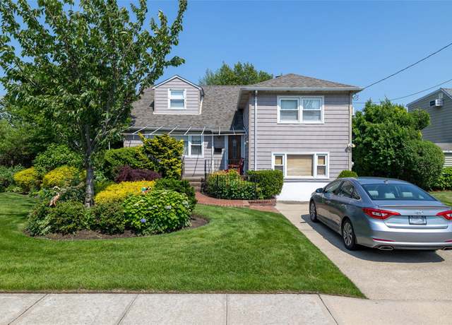 Property at 154 Madison Ave, Island Park, NY 11558, 3 beds, 2 baths