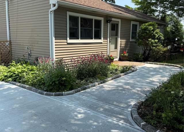 Property at 1016 Howells Rd, Bay Shore, NY 11706, 3 beds, 1 bath