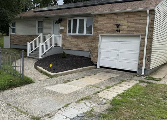 Property at 94 Indian Head Rd, Kings Park, NY 11754, 3 beds, 2 baths