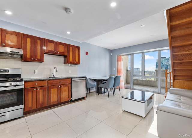 Property at 37-20 Prince St Unit PHA, Flushing, NY 11354, 3 beds, 2 baths