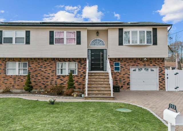 Property at 153 N Arizona Rd, West Babylon, NY 11704, 6 beds, 3.5 baths