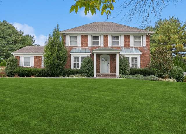 Property at 21 Partridge Ln, Huntington, NY 11743, 4 beds, 3.5 baths