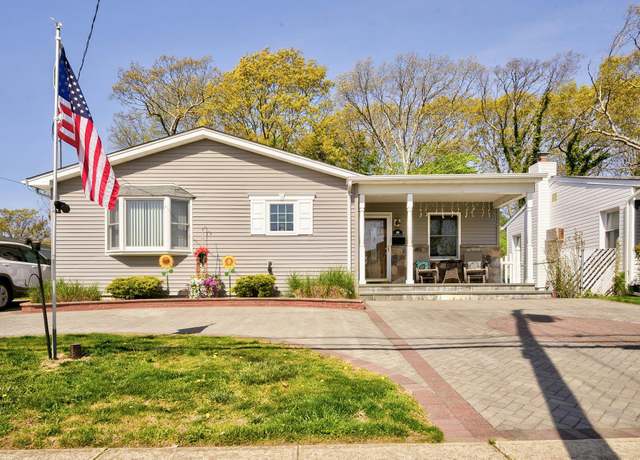 Property at 38 Park Ln, Massapequa, NY 11758, 3 beds, 2 baths