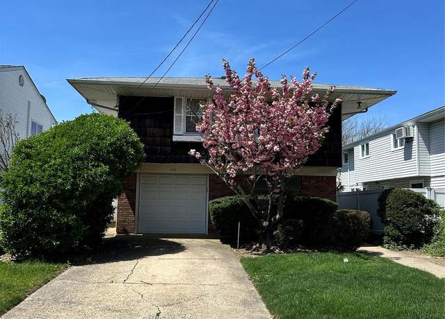 Property at 3128 Schreiber Pl, Baldwin, NY 11510, 4 beds, 2.5 baths