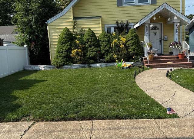 Property at 1 Nassau Blvd, Malverne, NY 11565, 3 beds, 1.5 baths